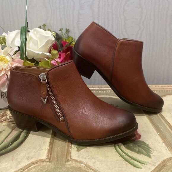 Vionic Jolene Leather Booties Side Zip Burnished Toe Brown Sz 6 Wide - Picture 1 of 15